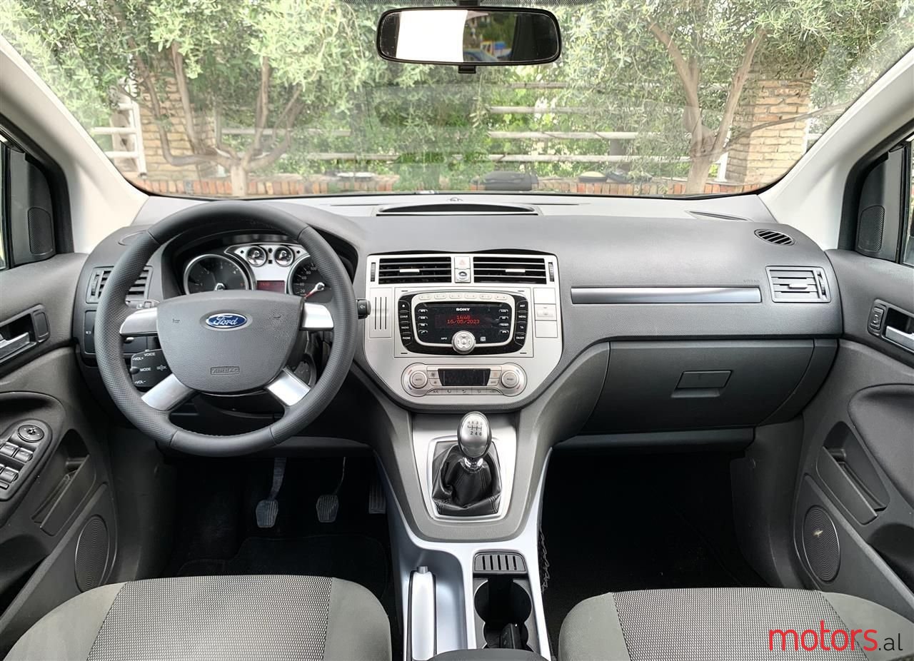 2010' Ford Kuga photo #6