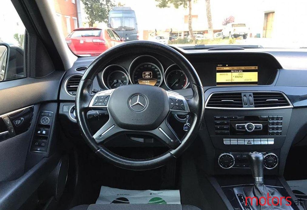 2011' Mercedes-Benz C 220 photo #2