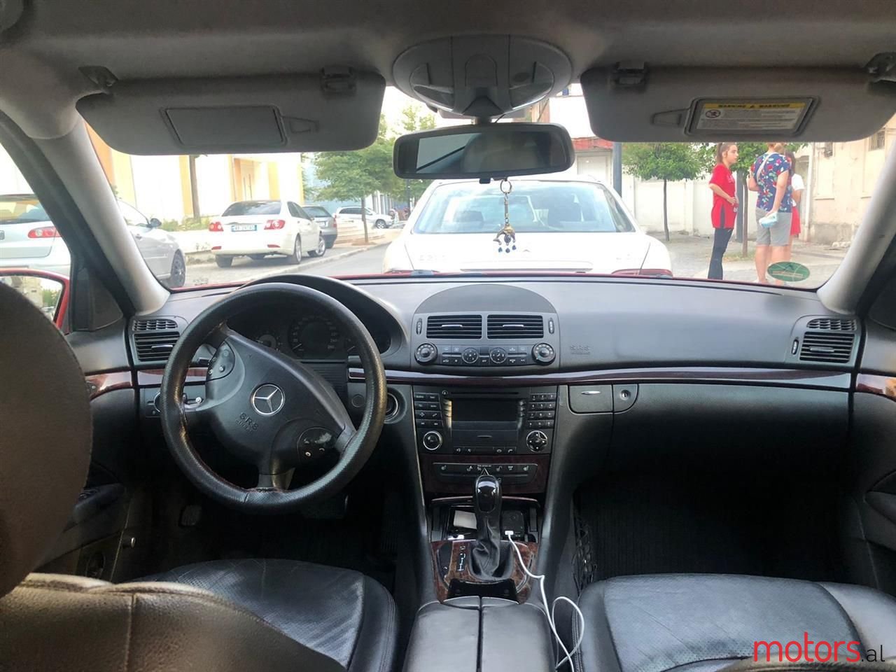 2005' Mercedes-Benz E 220 photo #5