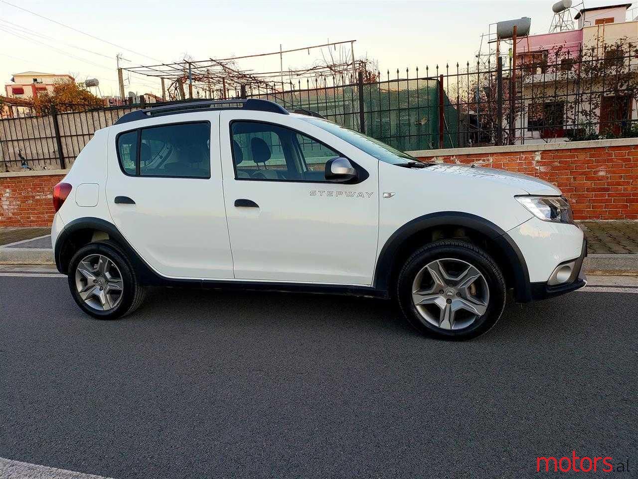 2017' Dacia Sandero photo #1