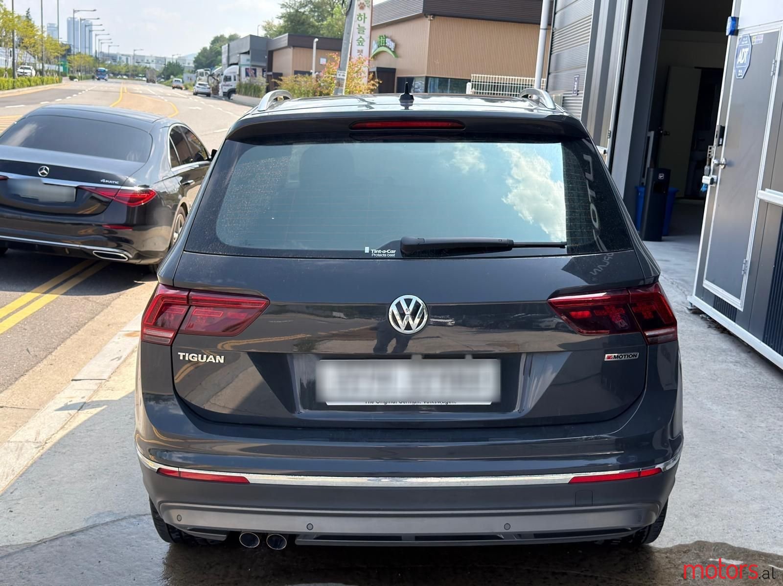 2018' Volkswagen Tiguan photo #6