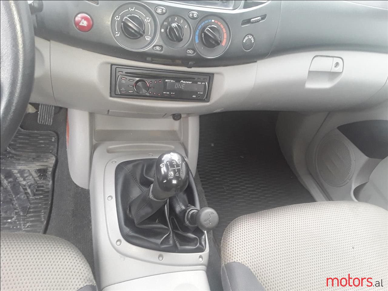 2010' Mitsubishi L200 photo #5