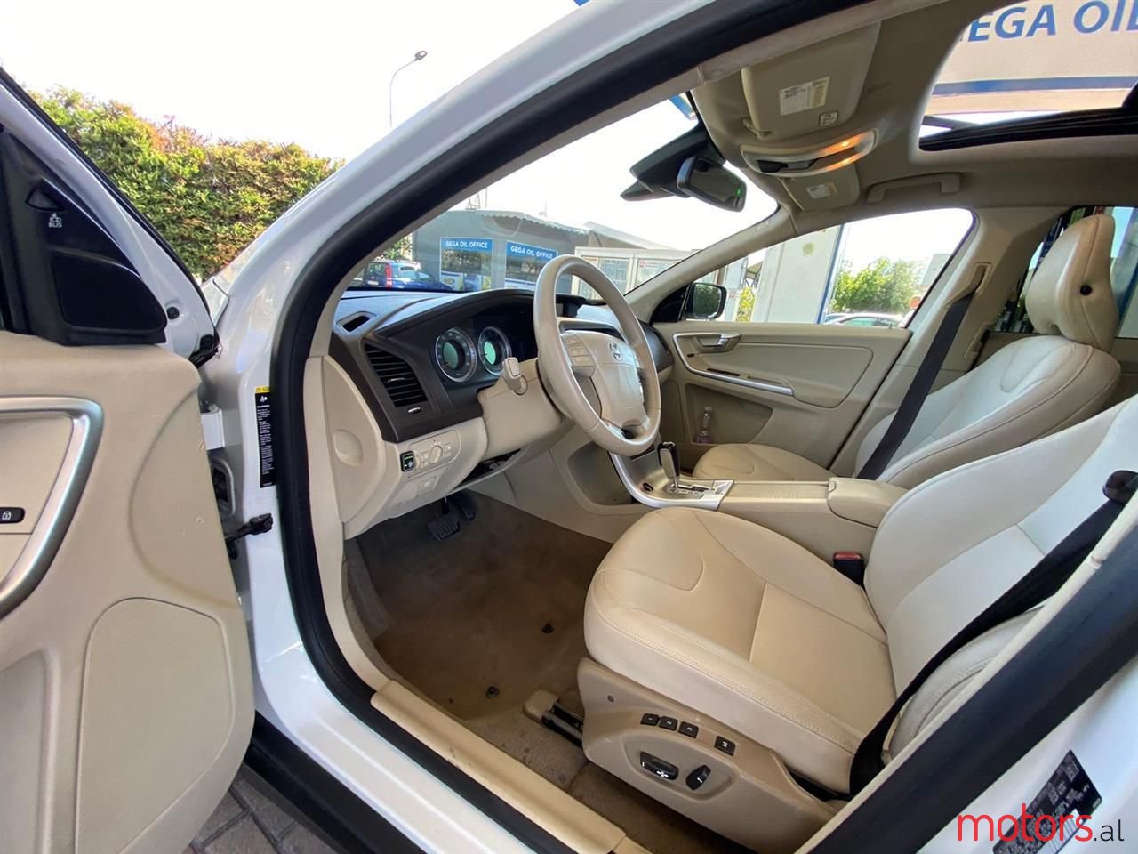 2010' Volvo Xc 60 photo #2