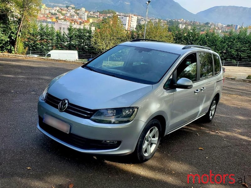 2012' Volkswagen Sharan photo #6