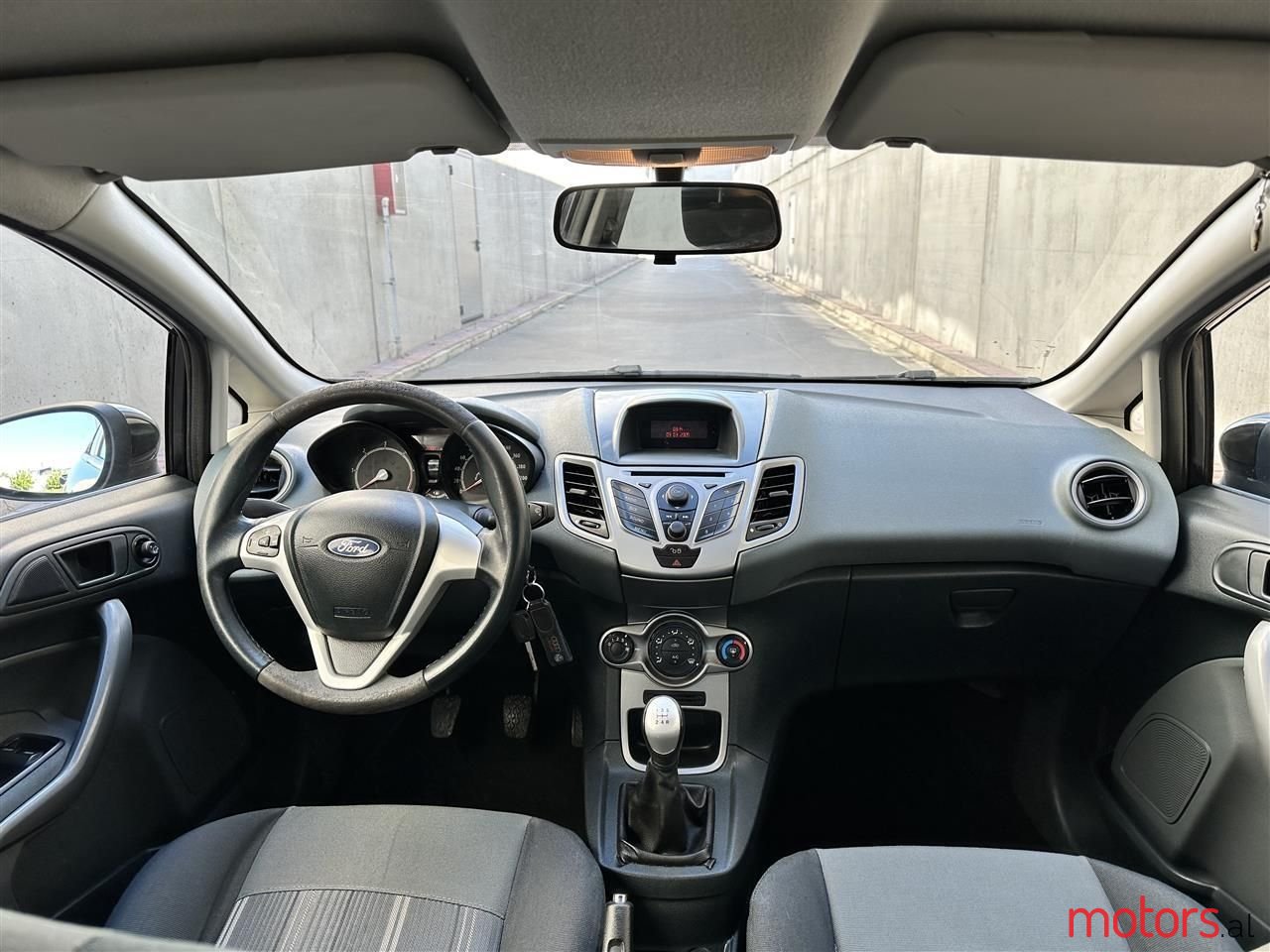 2010' Volkswagen Golf photo #5