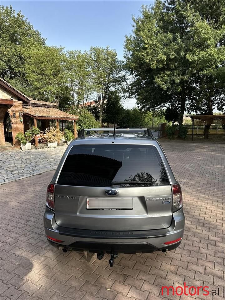 2010' Subaru Forester photo #3