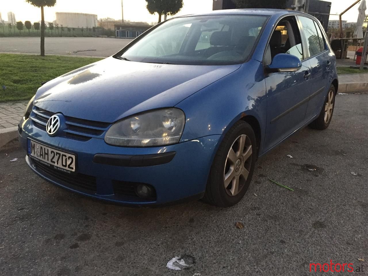 2004' Volkswagen Golf photo #1