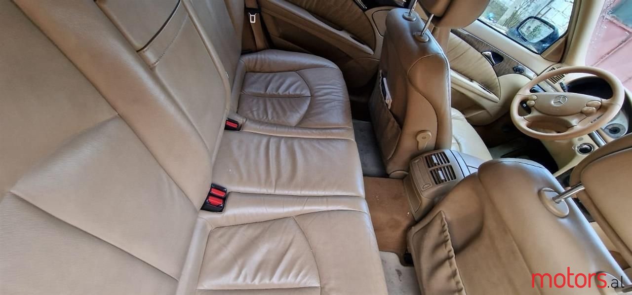 2007' Mercedes-Benz 300 photo #1