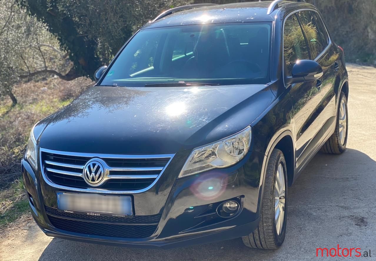2010' Volkswagen Tiguan photo #1