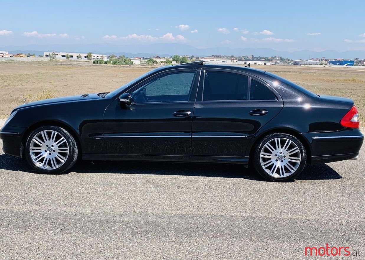 2008' Mercedes-Benz E 320 photo #1