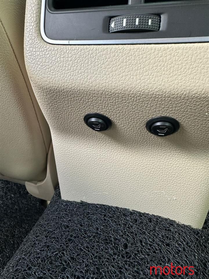 2013' Volkswagen Passat photo #4