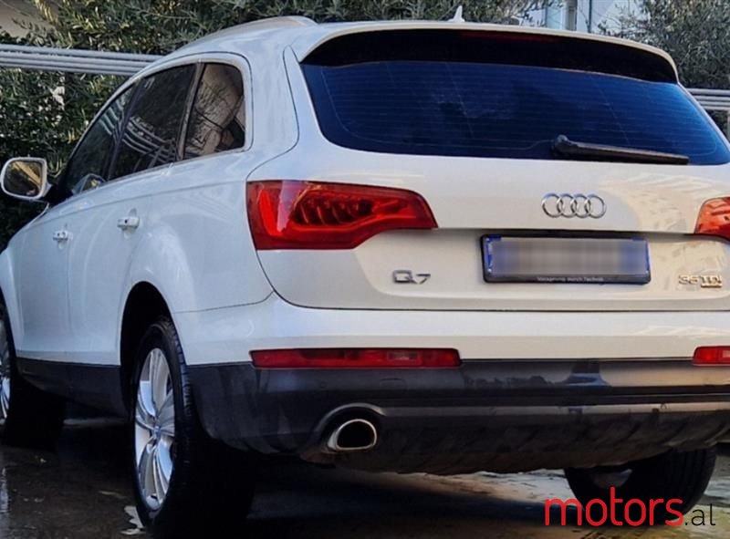 2015' Audi Q7 photo #5