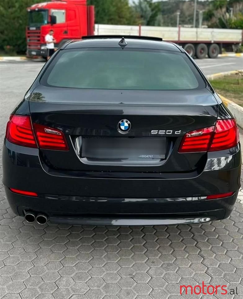 2011' BMW 520 photo #4