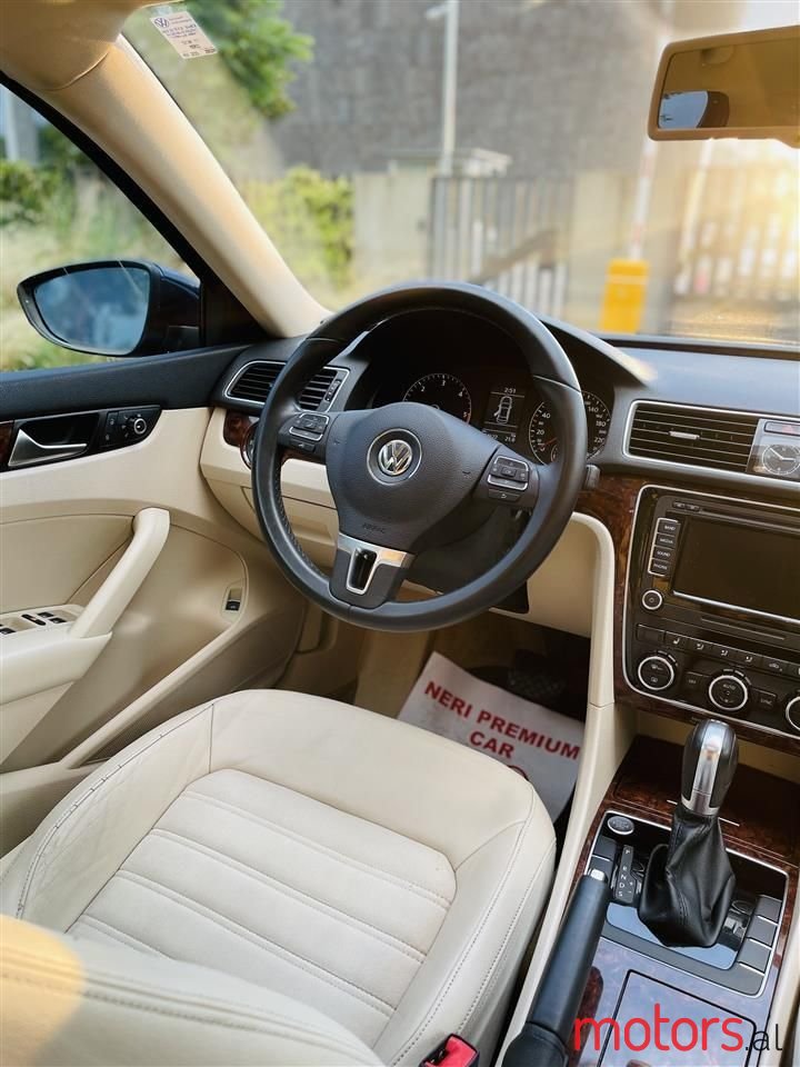 2012' Volkswagen Passat photo #6