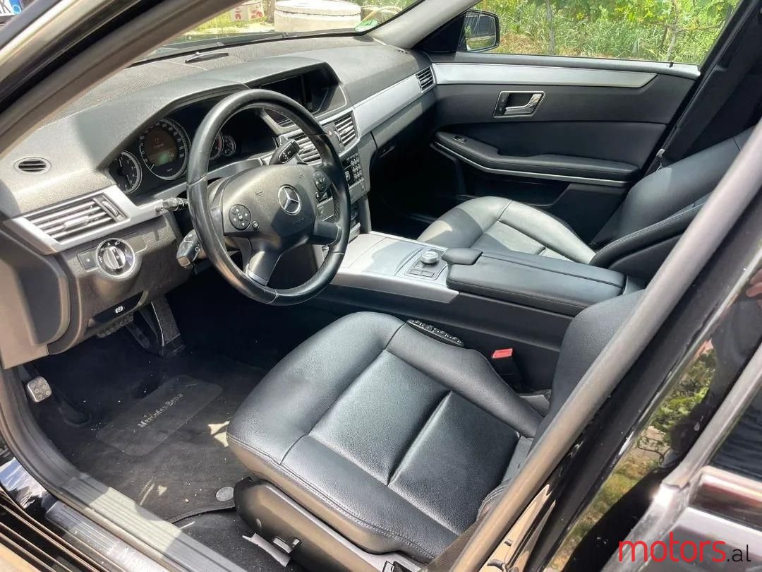 2012' Mercedes-Benz E 350 photo #6