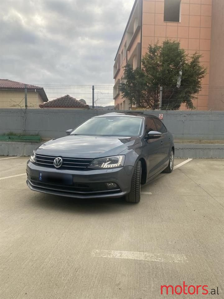 2016' Volkswagen Jetta photo #4