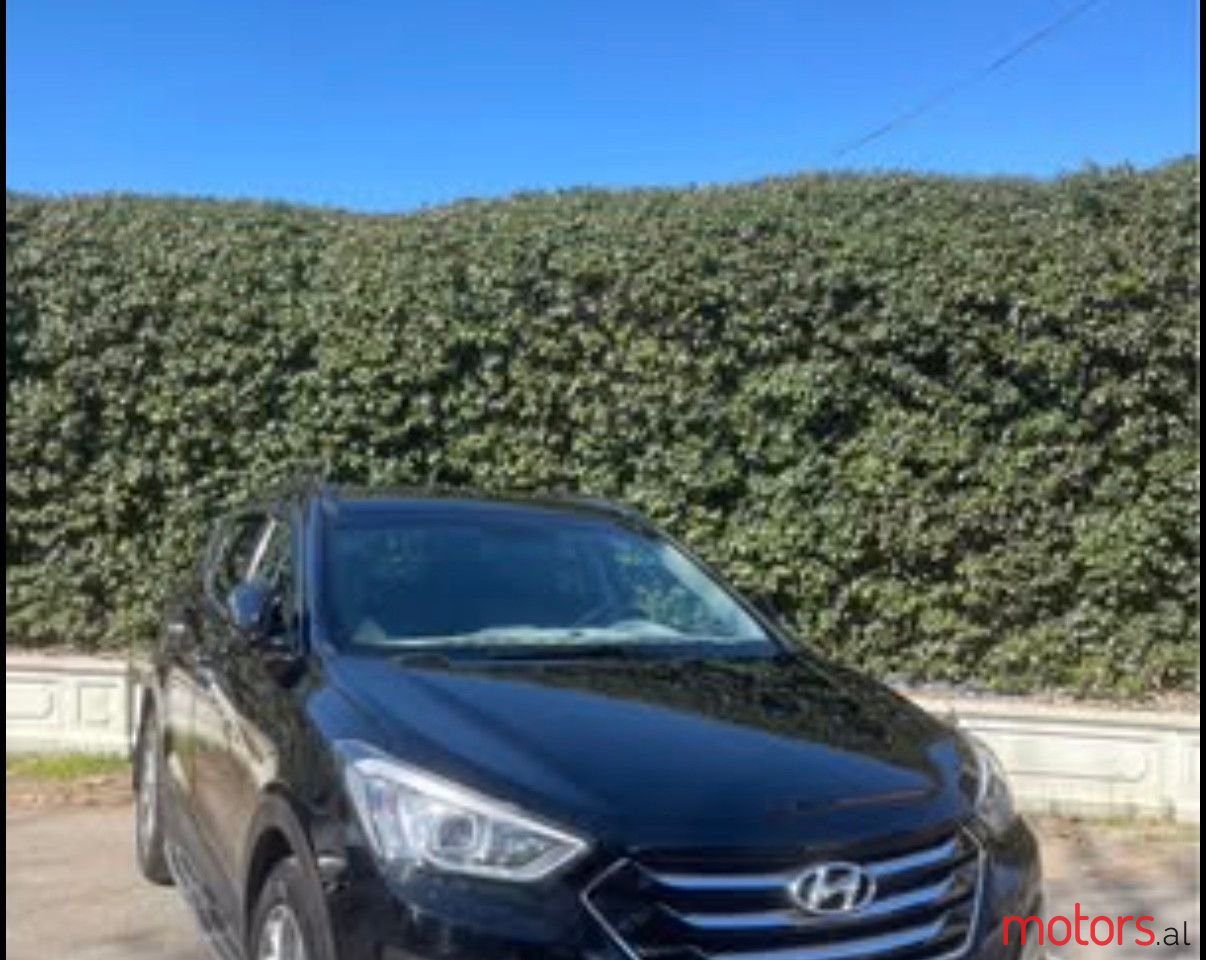 2013' Hyundai Grand Santa Fe photo #2