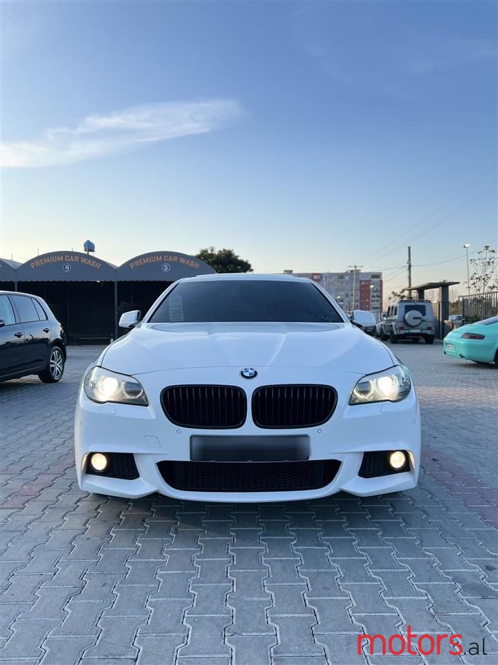 2012' BMW 520 photo #6