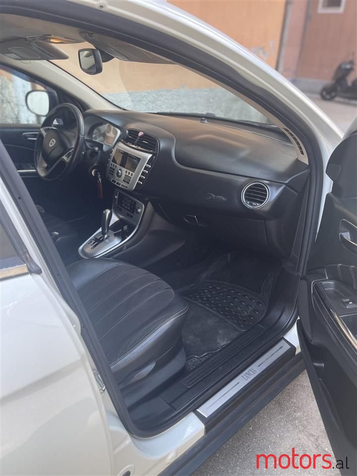 2009' Lancia Delta photo #6