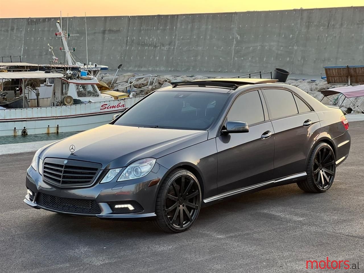 2010' Mercedes-Benz E 55 AMG photo #3