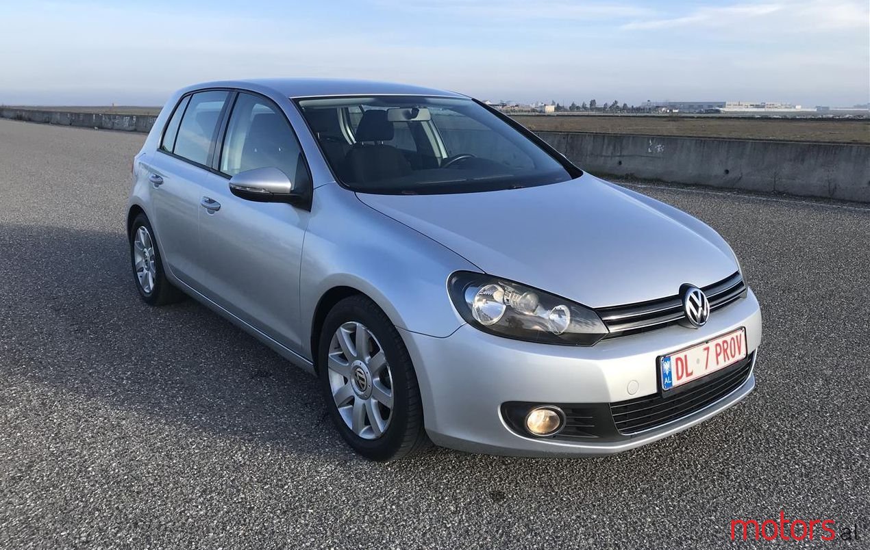 2010' Volkswagen Golf photo #1