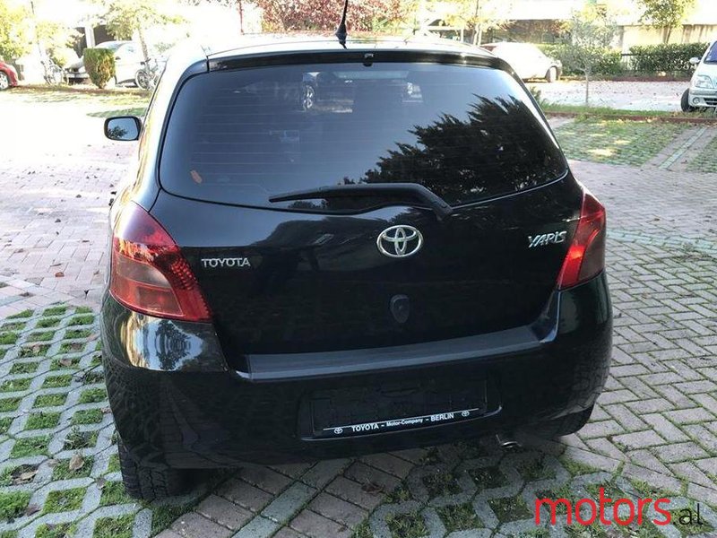 2006' Toyota Yaris photo #2