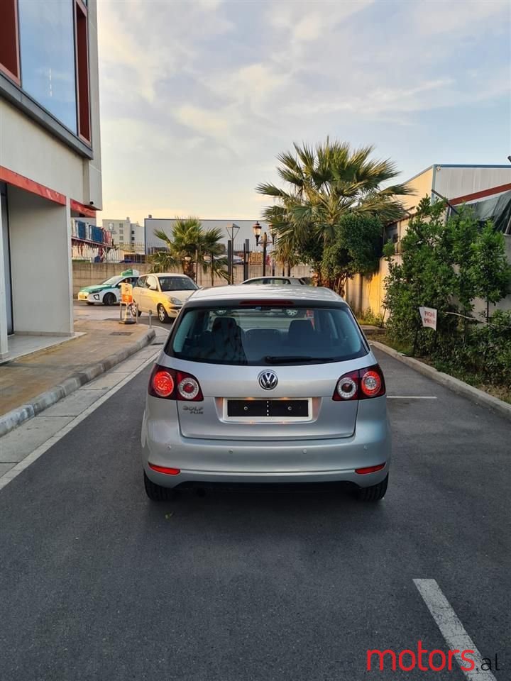 2009' Volkswagen Golf Plus photo #3