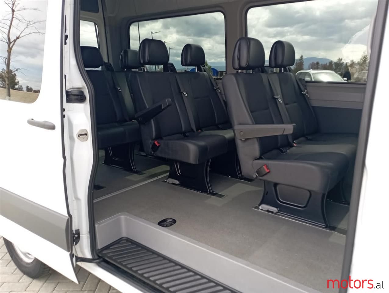 2012' Mercedes-Benz 200 photo #6