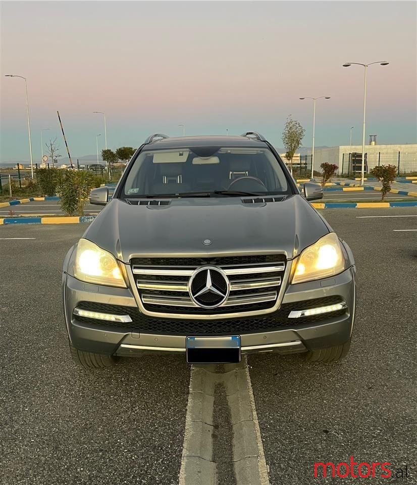 2013' Mercedes-Benz GL 500 photo #6