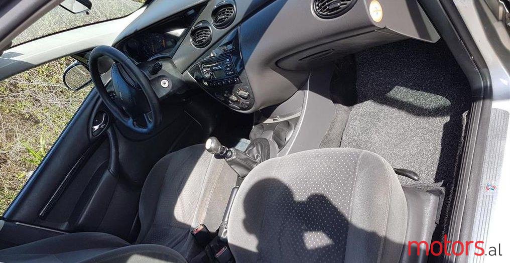 2002' Ford Focus photo #2