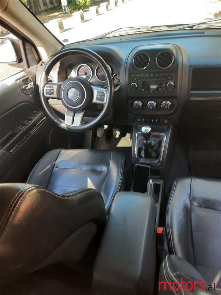 2012' Jeep Compass photo #3