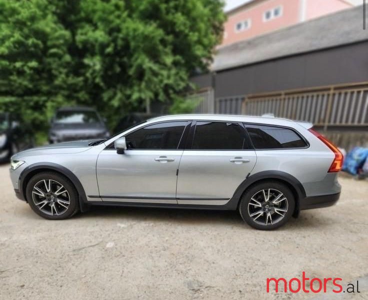 2017' Volvo V90 photo #1