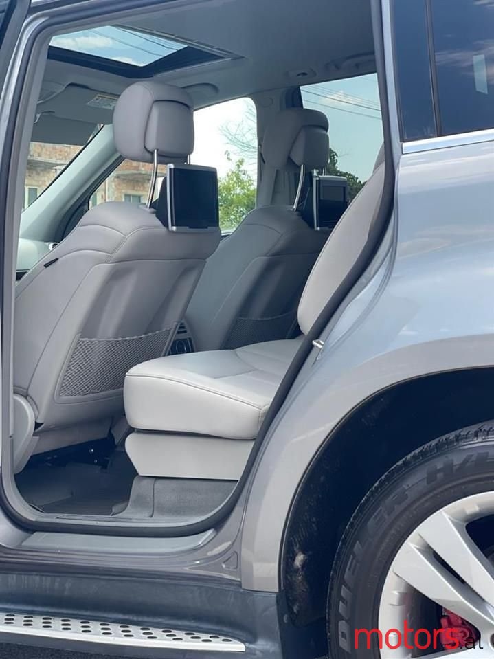 2011' Mercedes-Benz GL 350 photo #3