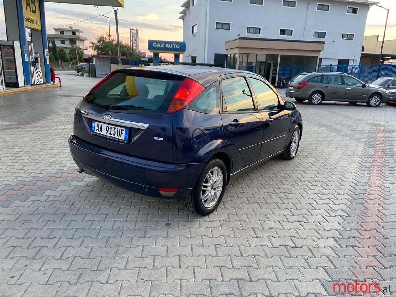 2002' Ford Focus photo #2