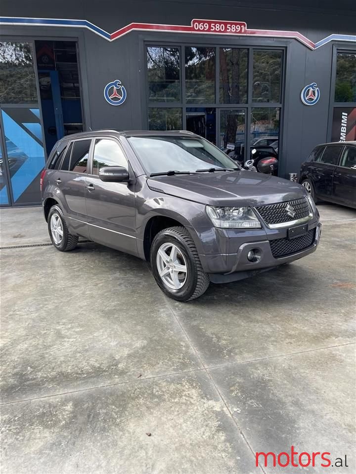 2009' Suzuki Grand Vitara photo #1