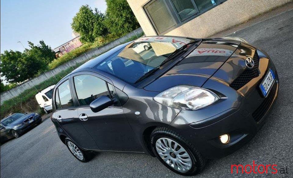 2010' Toyota Yaris photo #1
