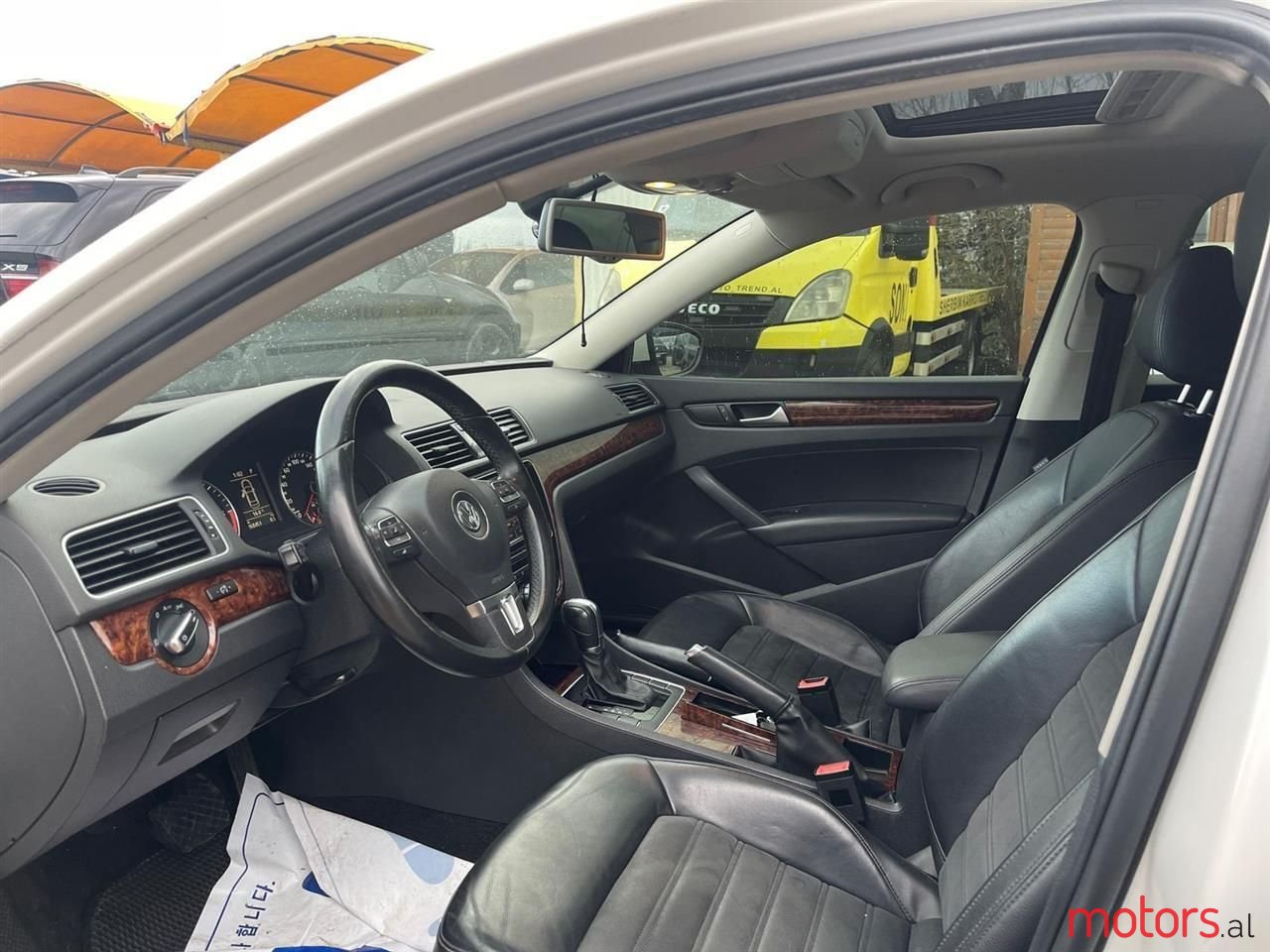 2012' Volkswagen Passat photo #6