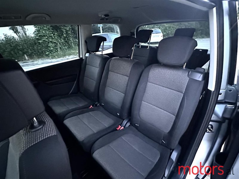 2013' Volkswagen Sharan photo #5