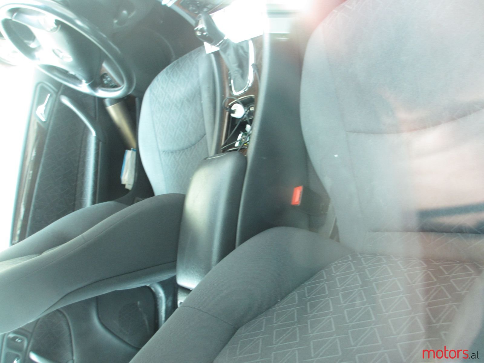 2002' Mercedes-Benz C-Class 220 photo #2