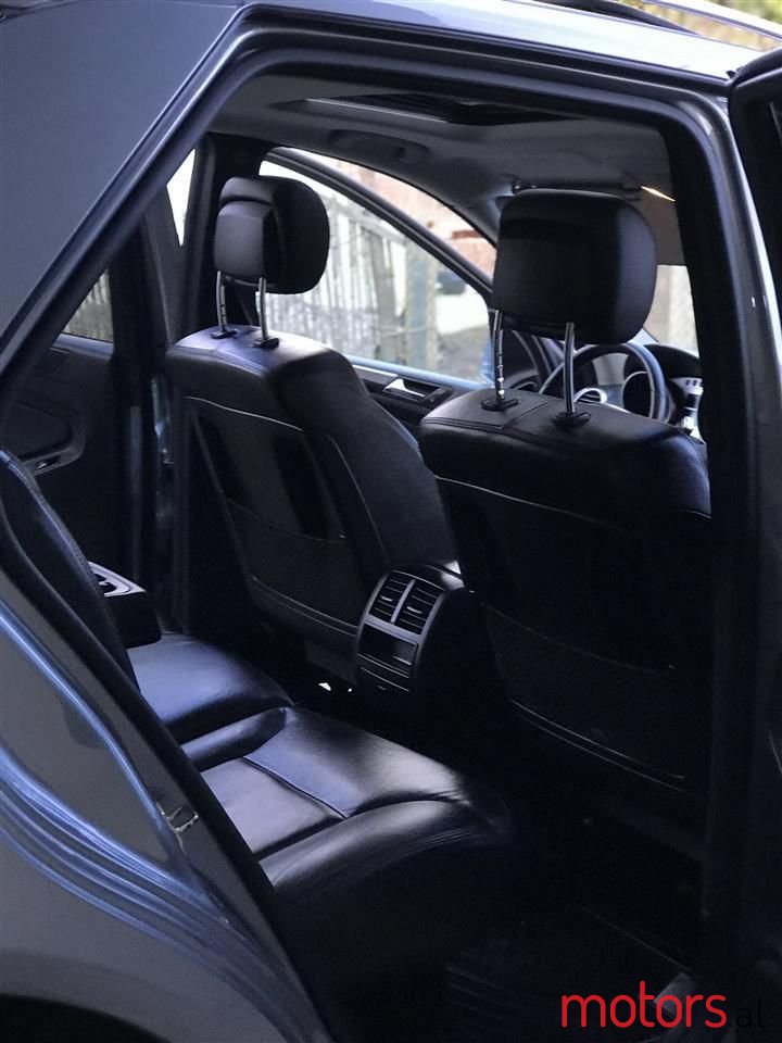 2011' Mercedes-Benz ML 350 photo #2