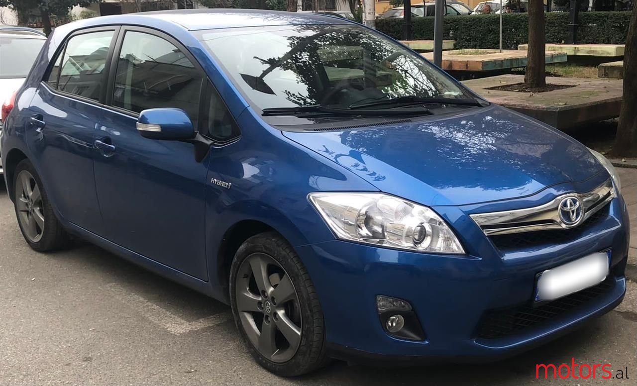 2012' Toyota Auris photo #1