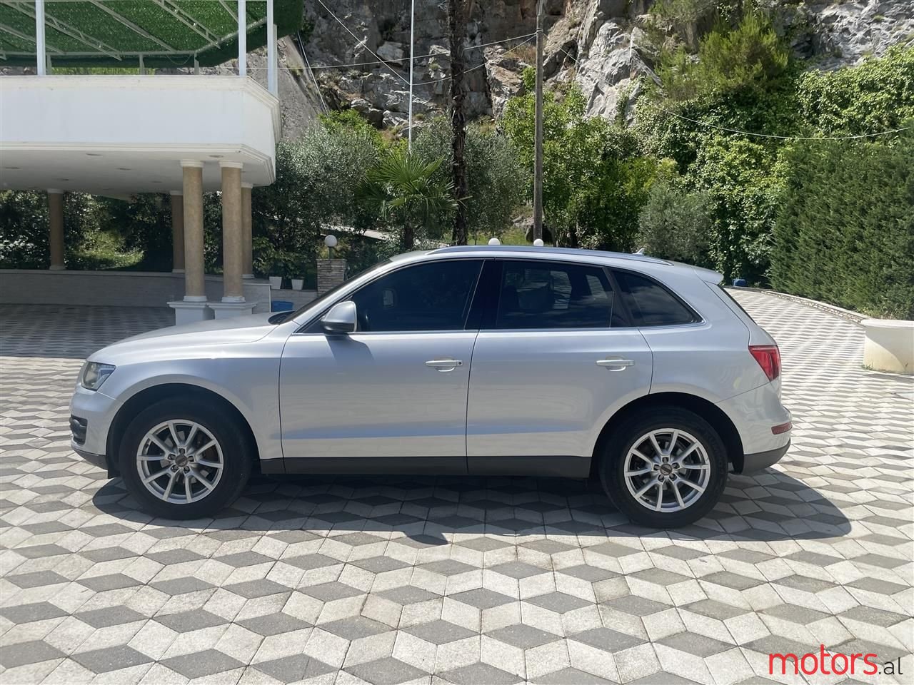 2011' Audi Q5 photo #2