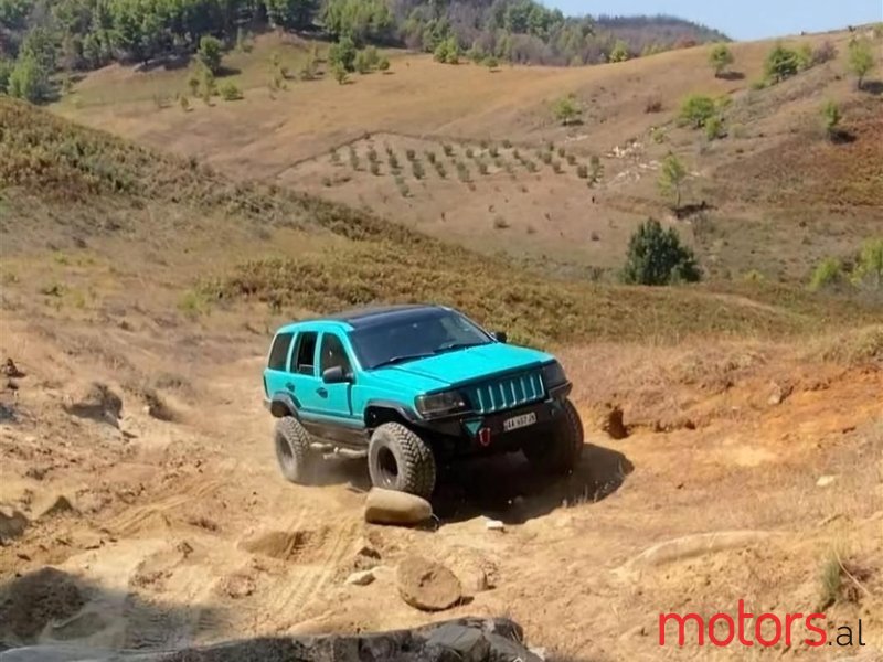 2002' Jeep Grand Cherokee photo #2