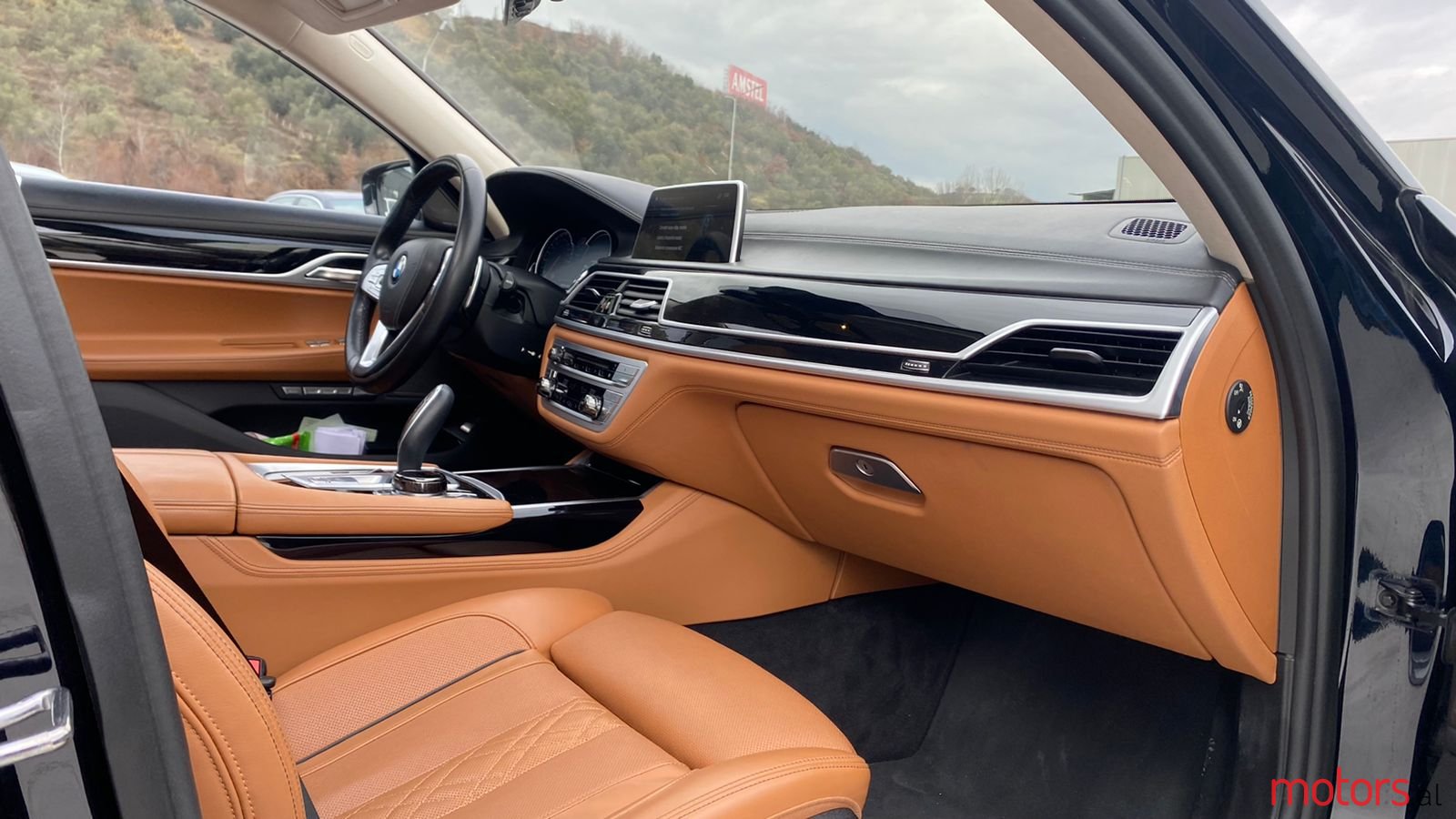 2018' BMW 740 photo #6