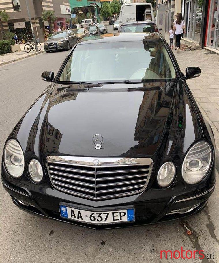 2008' Mercedes-Benz E 200 photo #1