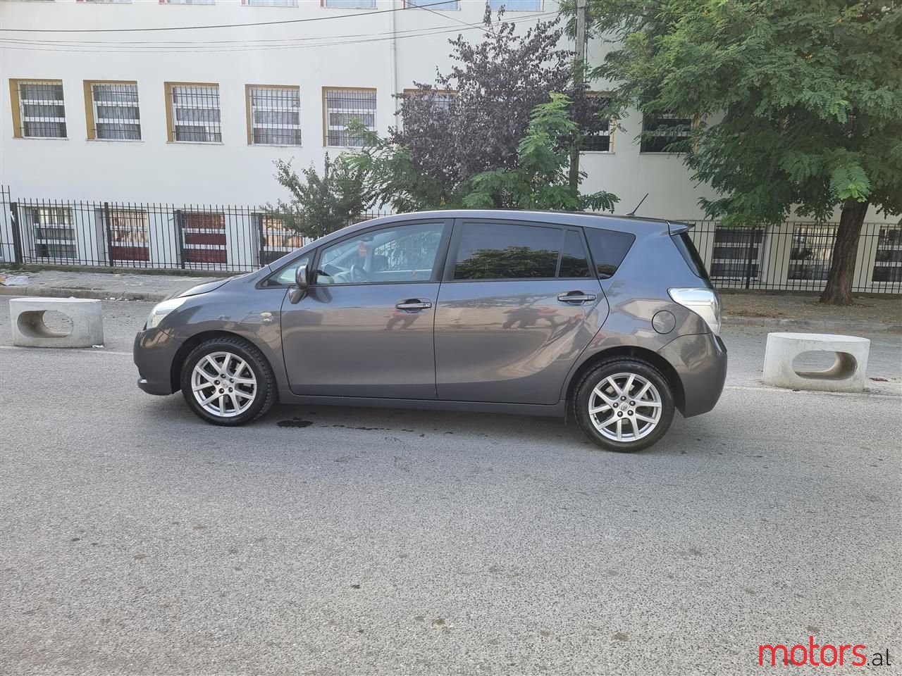 2010' Toyota Verso photo #3