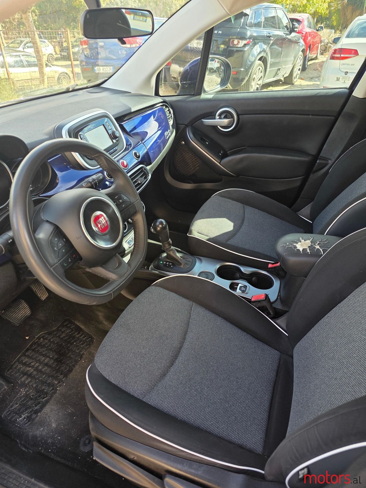 2017' Fiat 500X photo #3