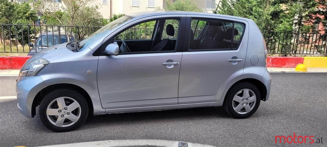 2006' Daihatsu Sirion photo #3