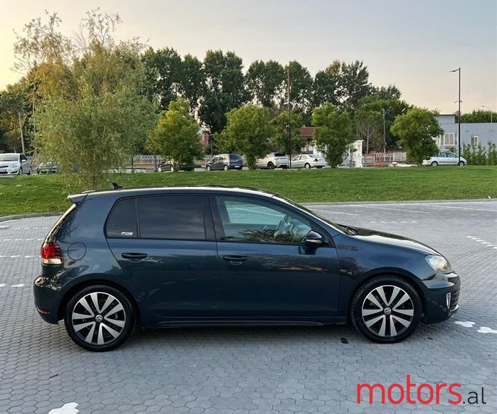 2010' Volkswagen Golf photo #4