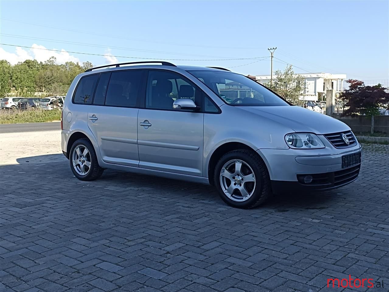 2005' Volkswagen Touran photo #1